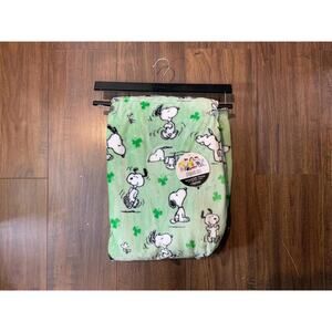Berkshire Peanuts SNOOPY "Lucky Leaves " Green Throw Blanket Collection